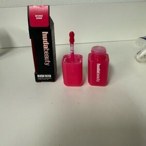HUDA BEAUTY Blush Filter in Intense Guava